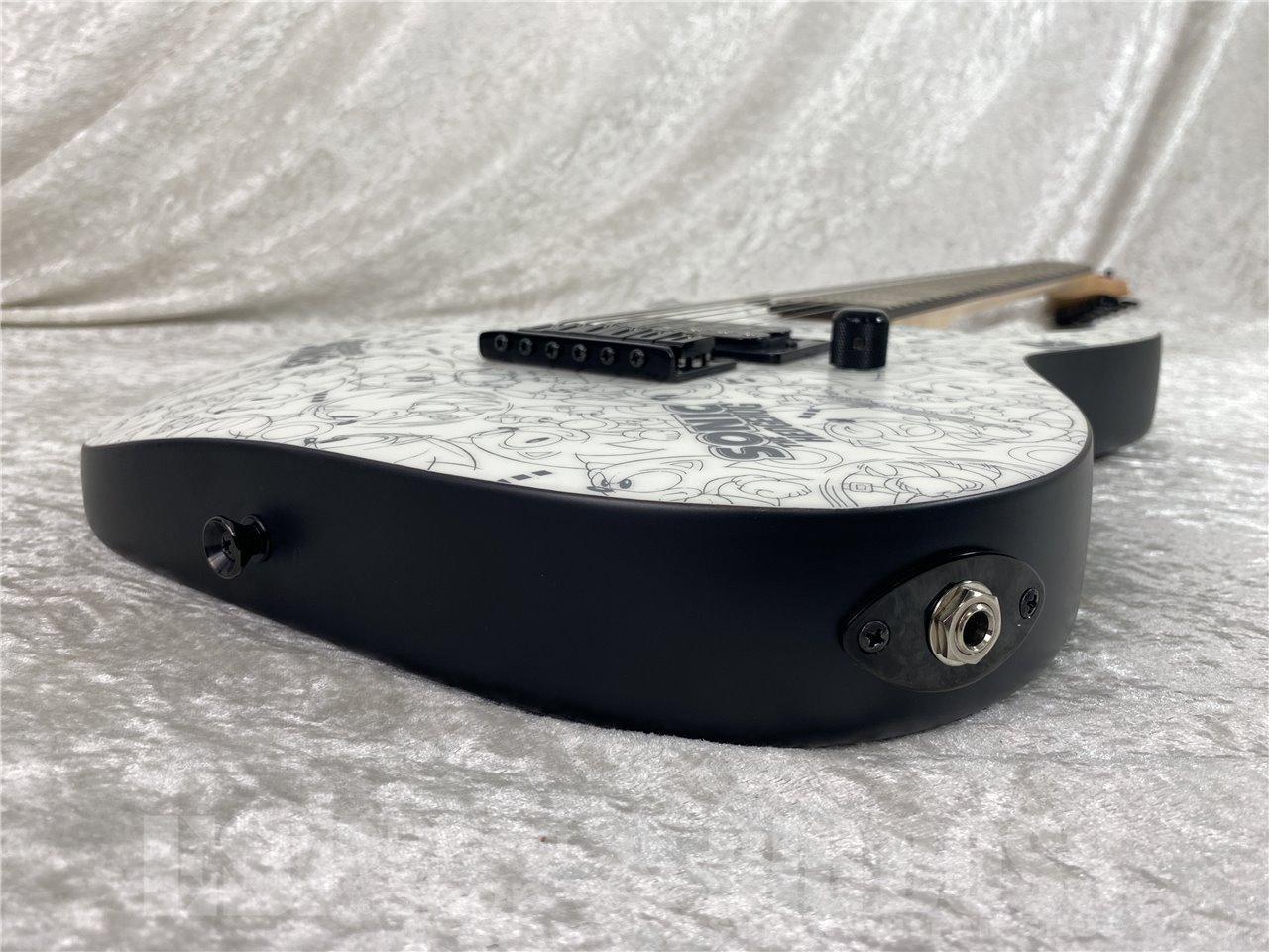 【即納可能】ESP×SONIC(イーエスピーxソニック) SONIC THE HEDGEHOG GUITAR III -Classic Sonic Edition- / Classic Sonic Collage Art / Black Satin お茶の水駅前店(東京) - 4