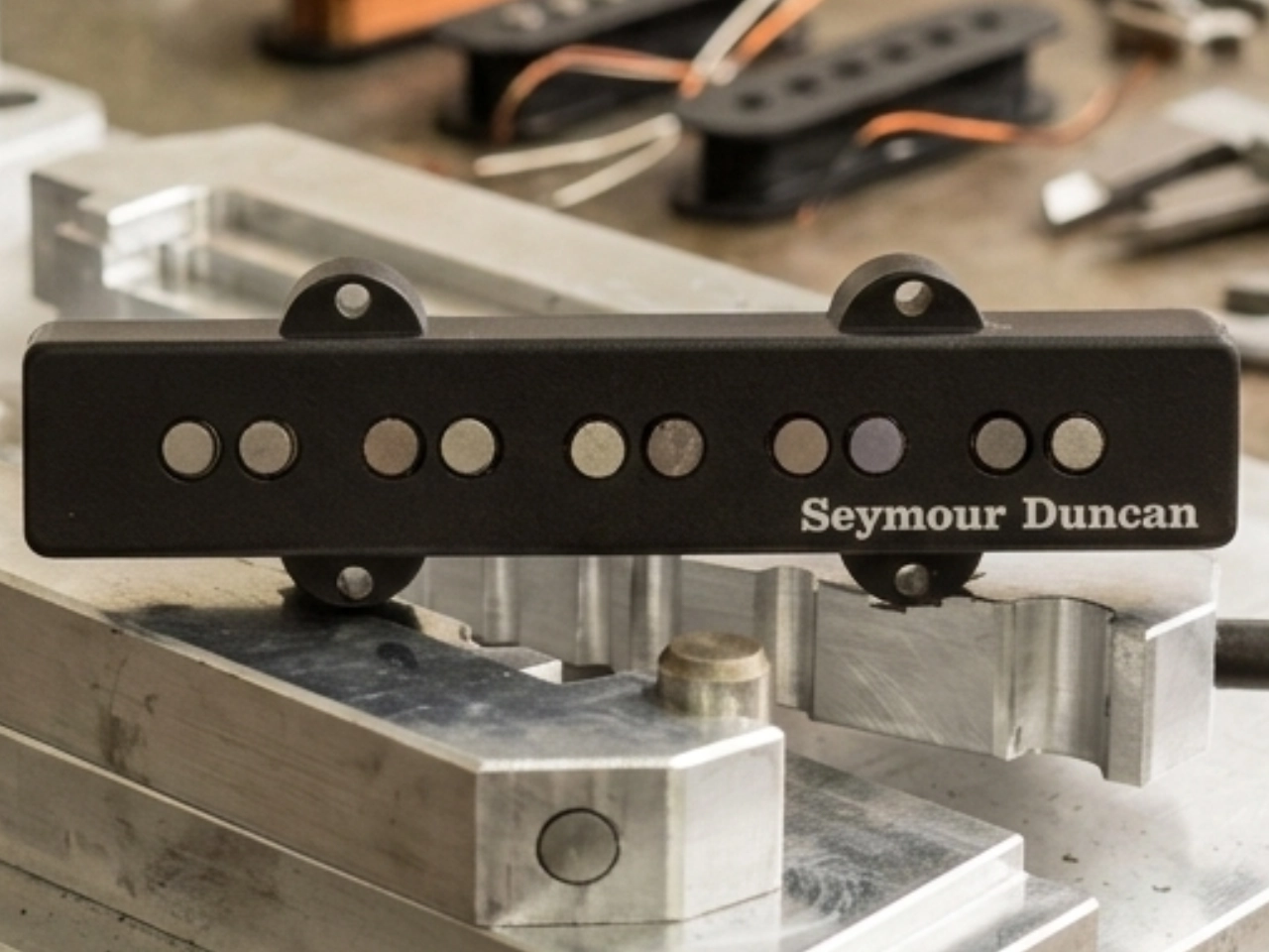 Seymour Duncan(セイモアダンカン) APOLLO-5b-70 | Apollo Jazz Bass™ 5 String 67/70mm (ベース用ピックアップ)