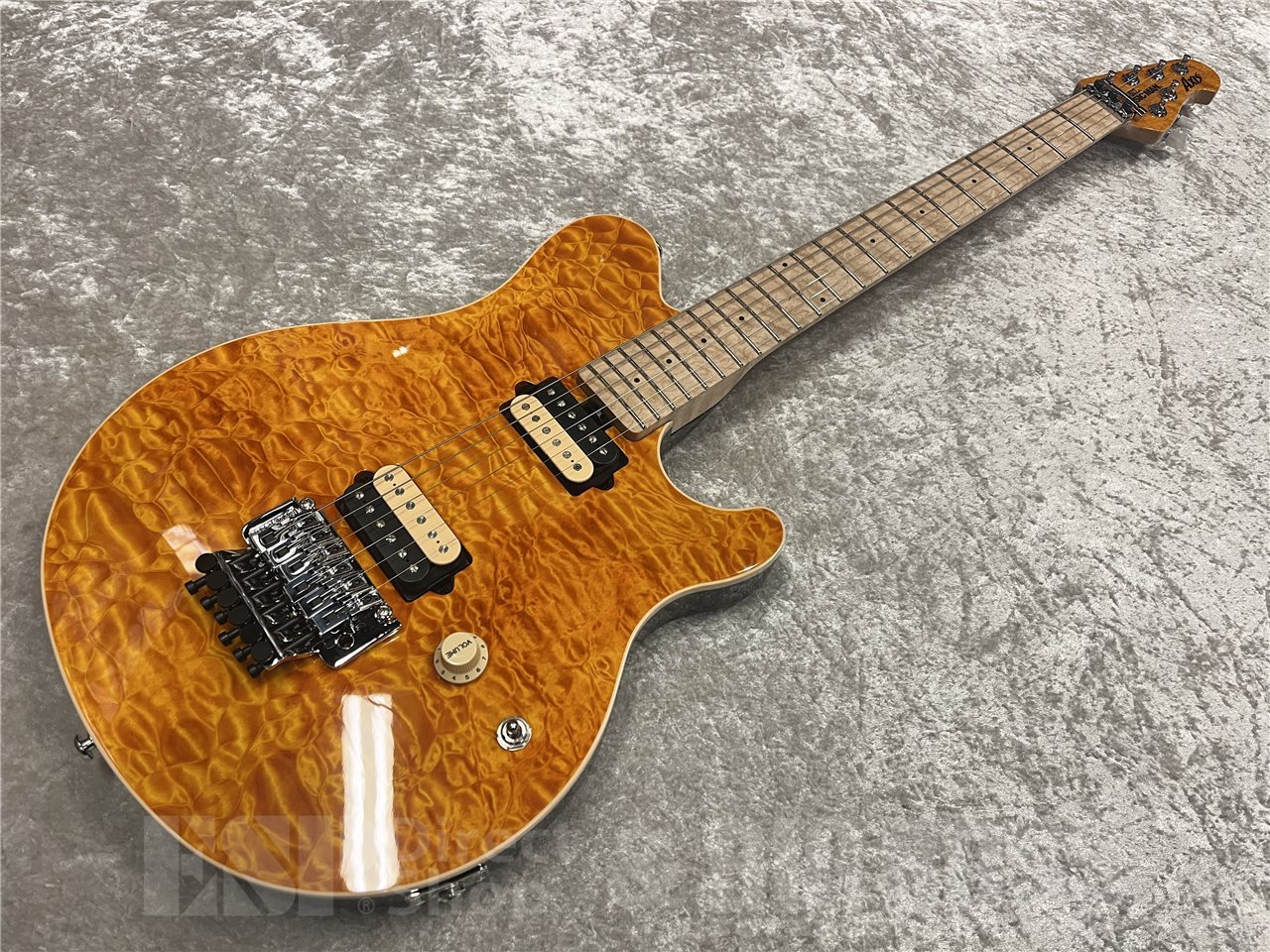 【即納可能】MUSIC MAN（ミュージックマン）30th Anniversary Axis（Translucent Gold）　名古屋店