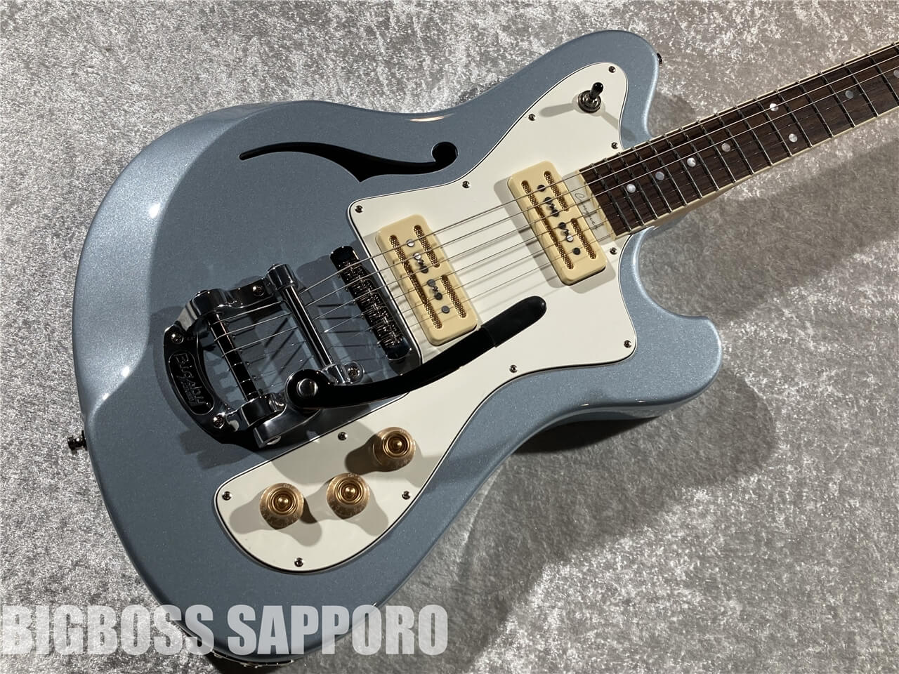【即納可能】Baum Guitars(バウムギターズ) Conquer 59 with Tremolo (Skyline Blue) 札幌店