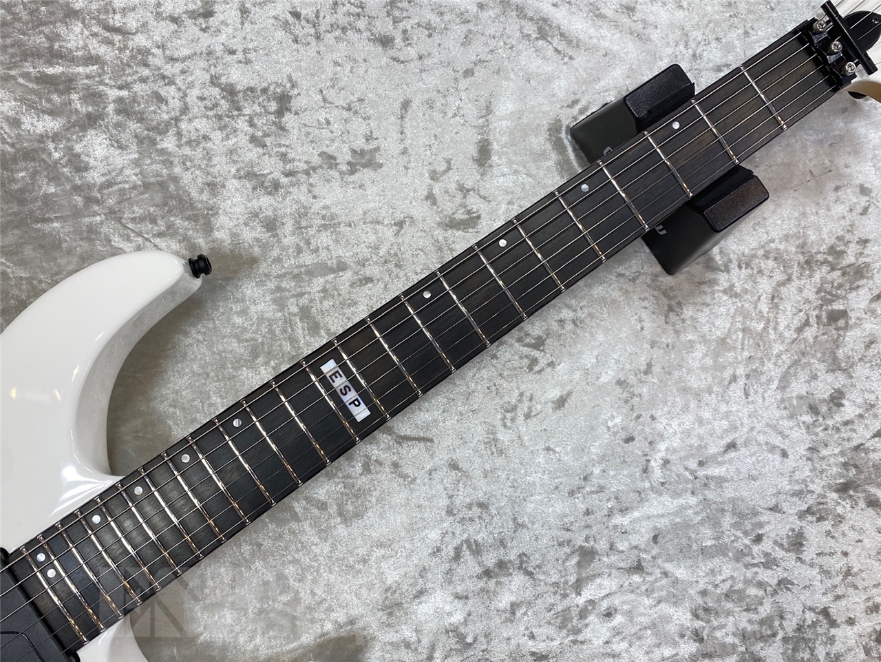 【即納可能】E-II(イーツー) M-II NECK THRU /Snow White　GWS - 6