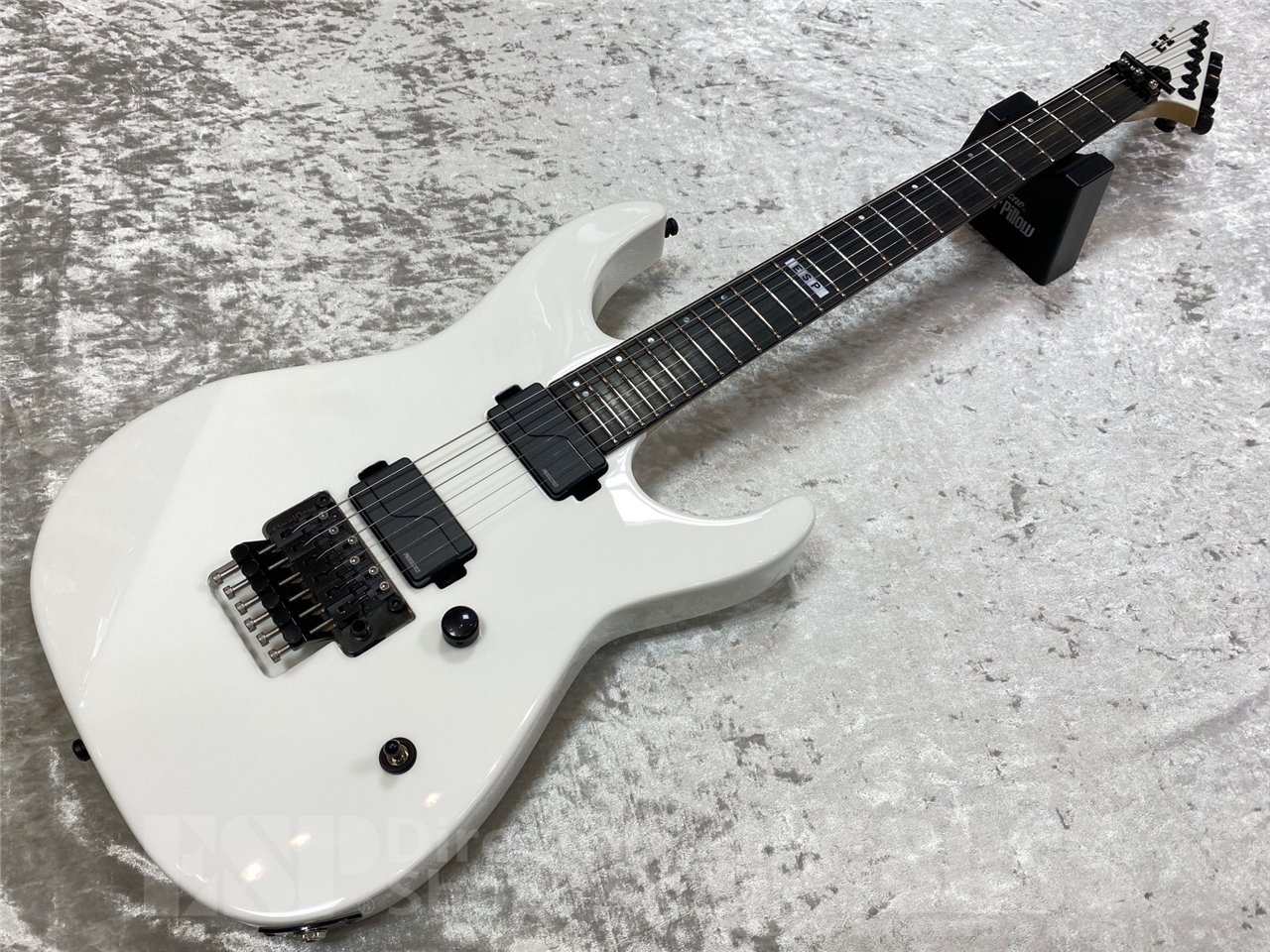 【即納可能】E-II(イーツー) M-II NECK THRU /Snow White　GWS