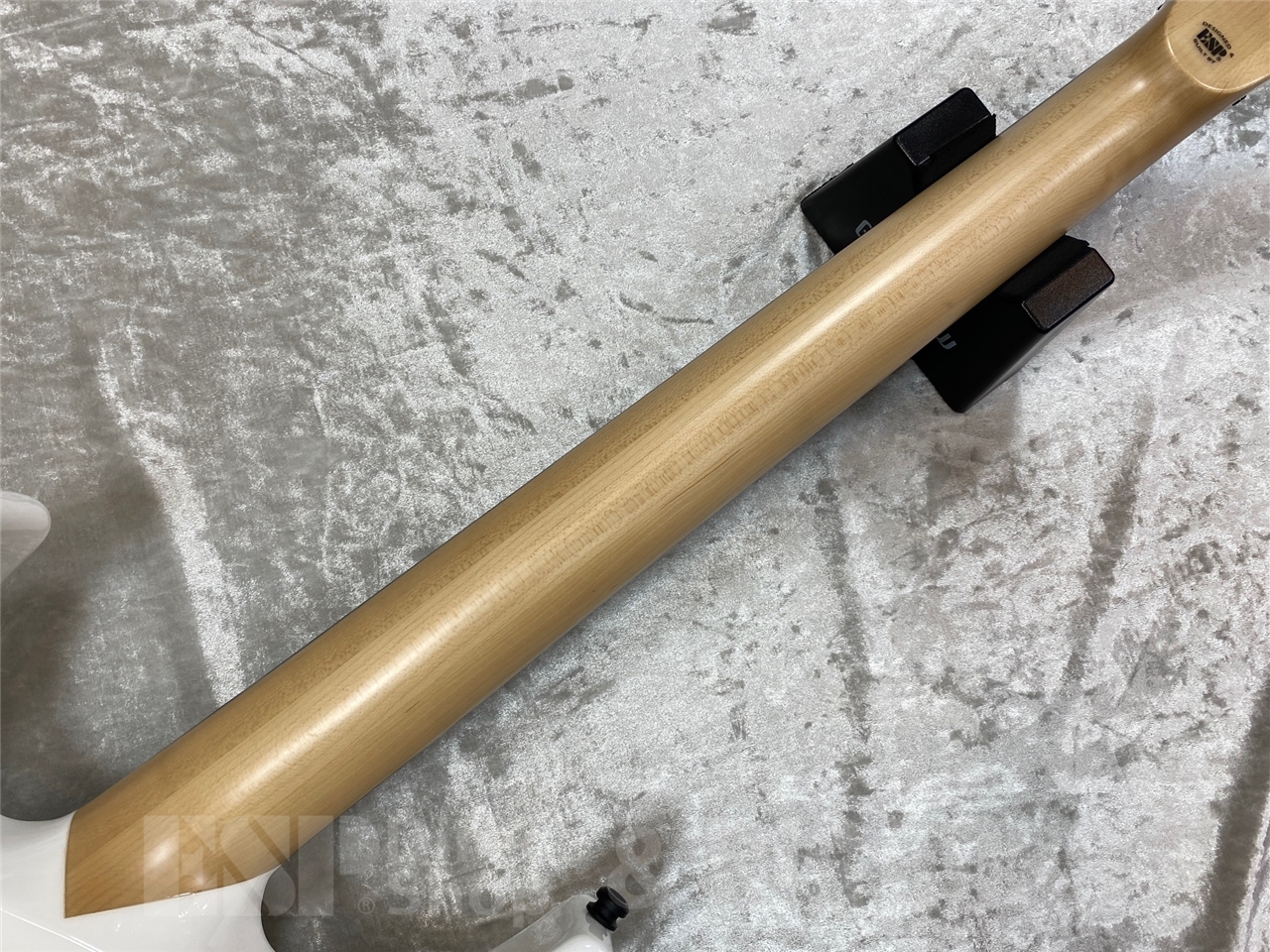 【即納可能】E-II(イーツー) M-II NECK THRU /Snow White　GWS - 10