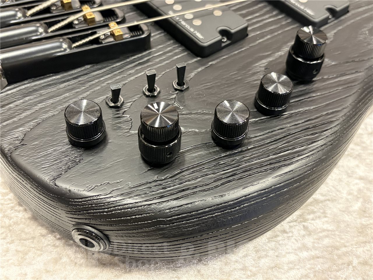【即納可能】Sire（サイアー）Marcus Miller M6 5-String Headless（Black）　名古屋店 - 4