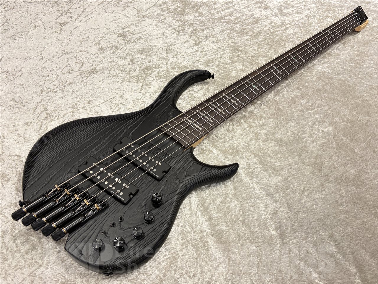 【即納可能】Sire（サイアー）Marcus Miller M6 5-String Headless（Black）　名古屋店