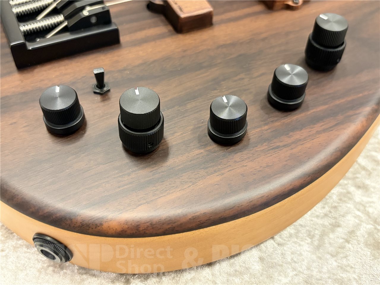 【即納可能】Sire（サイアー）Marcus Miller F10dc 5-String（Natural）　名古屋店 - 4