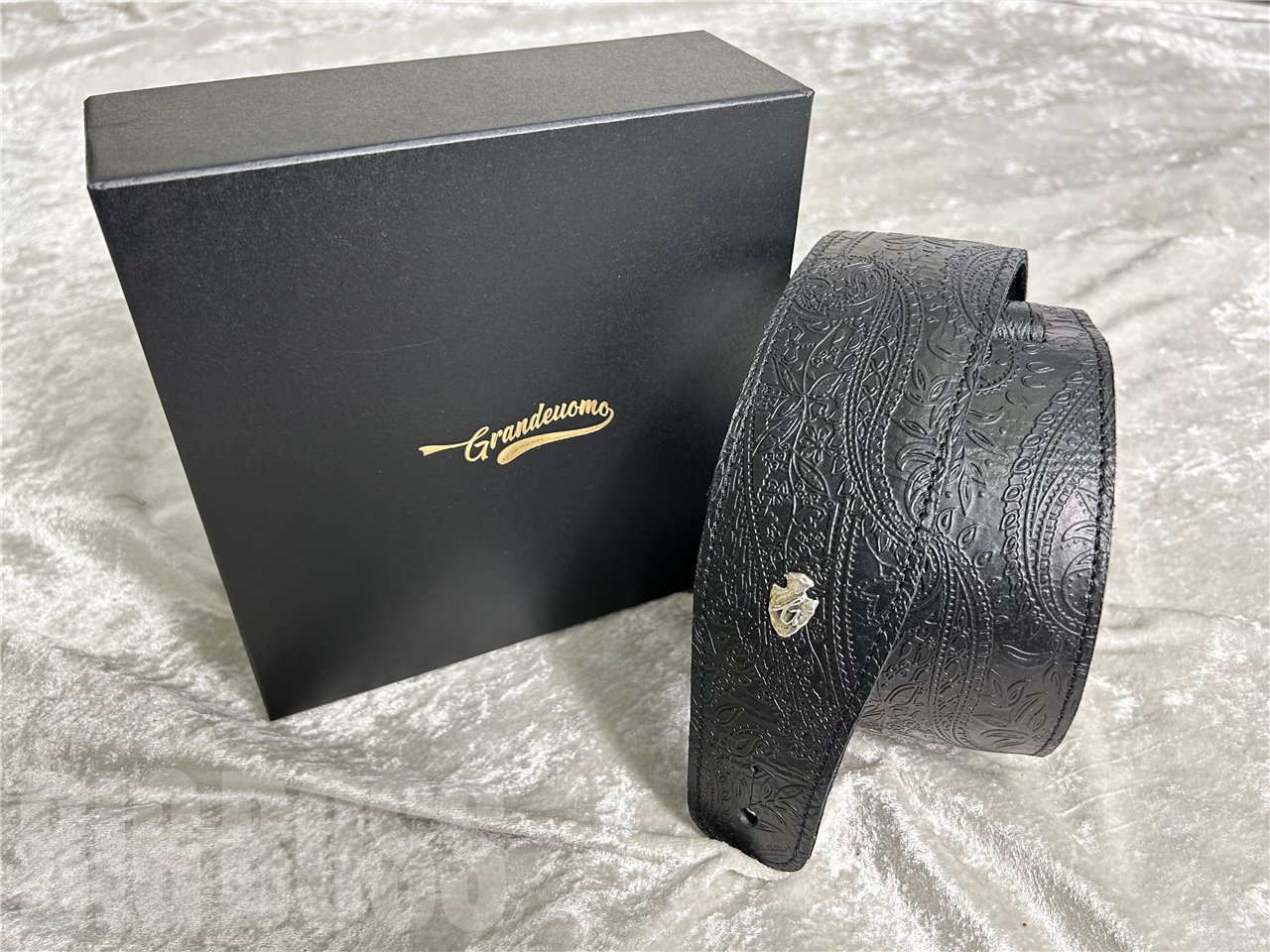 【即納可能】Grande uomo(グランデウオモ) Custom Shop G-Premium Paisley Black (ストラップ) お茶の水駅前店(東京)