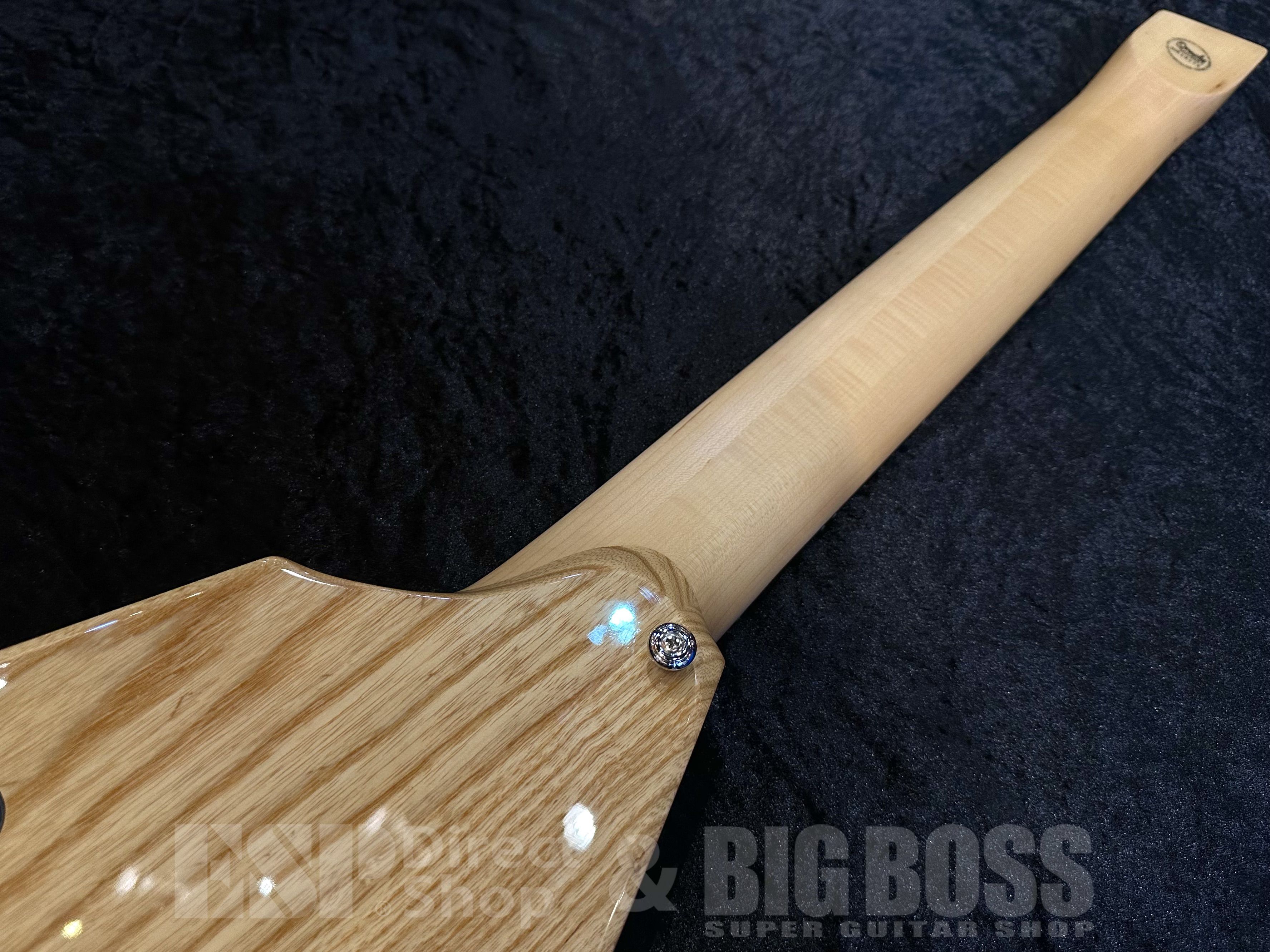 【中古/即納可能】Ormsby Guitars METAL V HEADLESS G8 SA【ICE COOL】福岡店 - 9
