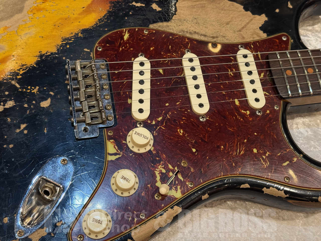 【中古/即納可能】Fender Custom Shop Limited Edition Roasted 1961 Stratocaster Super Heavy Relic【Black/3 Tone Sunburst】福岡店 - 4