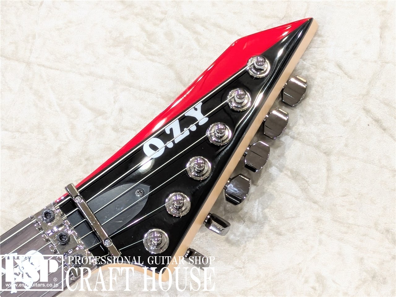 【即納可能】THE ALFEE 高見沢 俊彦 Signature Model / O.Z.Y Takamiy’s Guitar / Black w/Red bevel 渋谷店 - 4