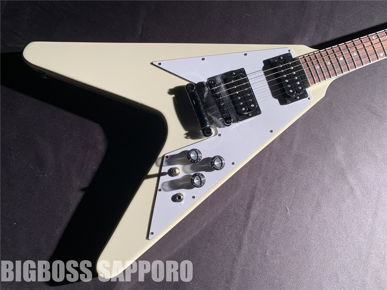 即納可能】Gibson(ギブソン) 70s Flying V (Classic White) 札幌店 | 【ESP直営】BIGBOSS オンライン  マーケット(ギター＆ベース)