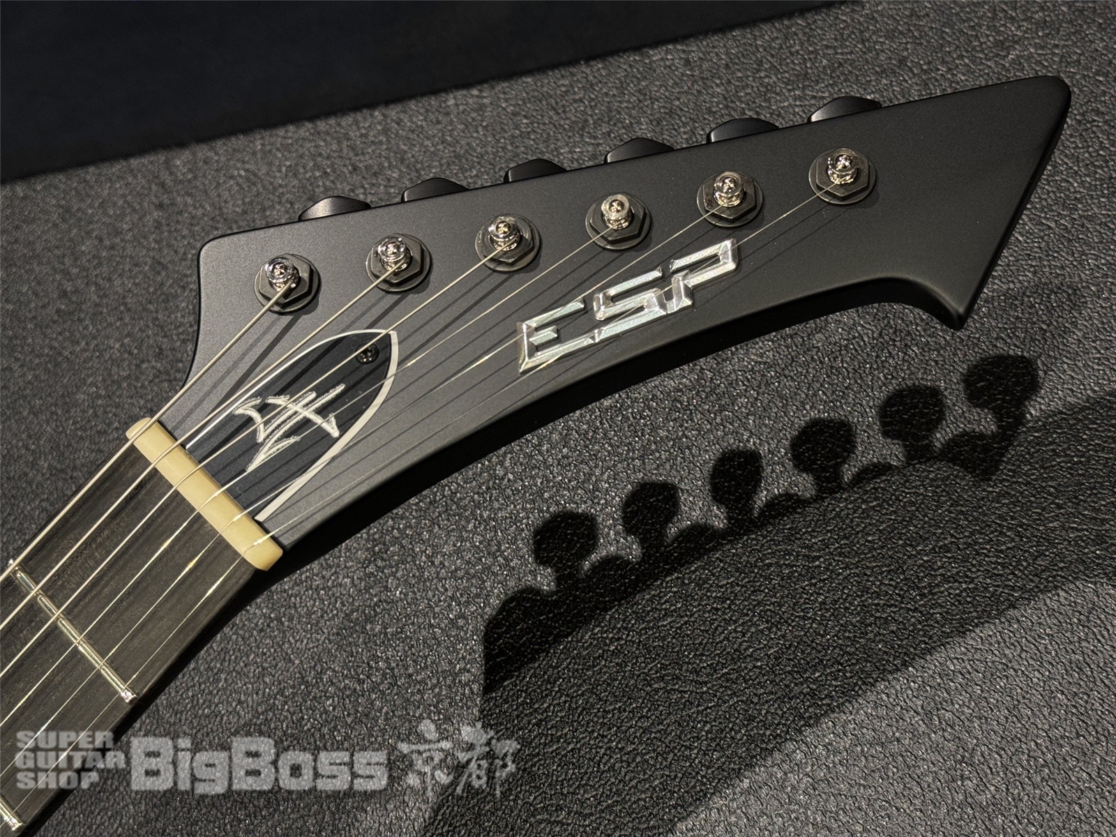 【即納可能】ESP(イーエスピー) SNAKEBYTE (METALLICA James Hetfieldモデル) / Black Satin 京都店 - 6