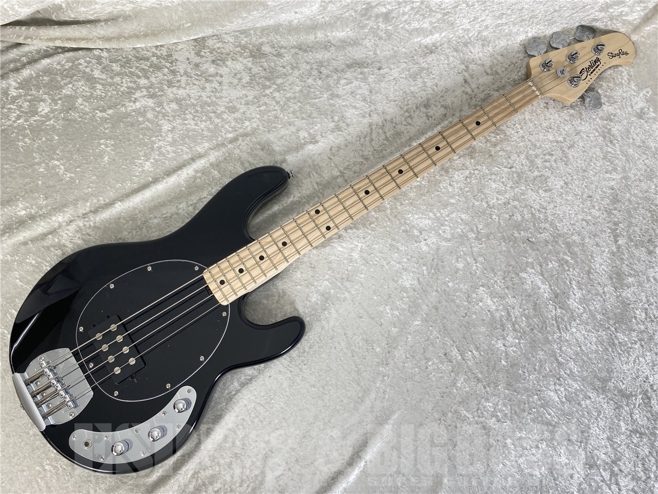 【即納可能】Sterling by MUSIC MAN(スターリンバイミュージックマン) S.U.B RAY4 / Black お茶の水駅前店(東京)