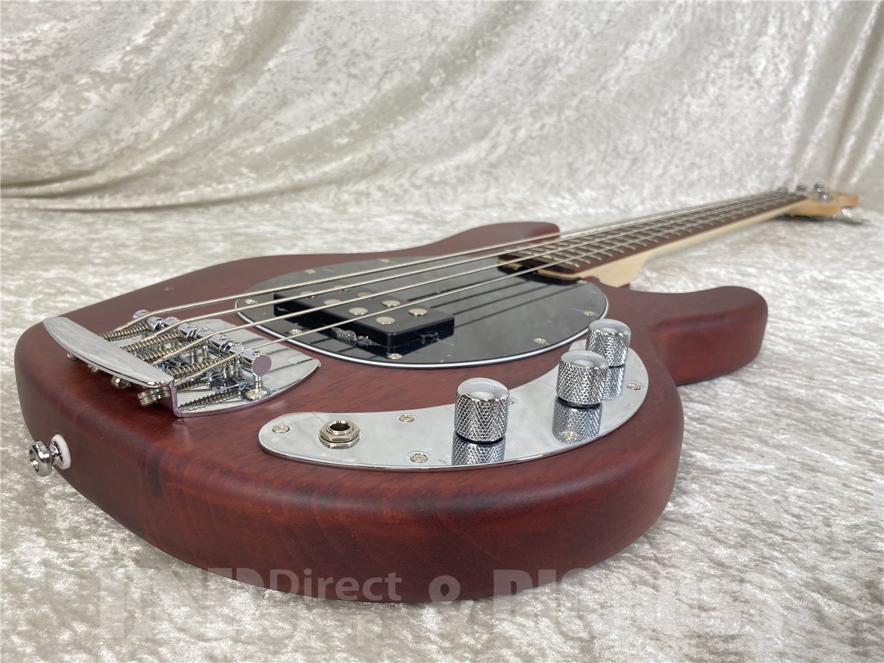 【即納可能】Sterling by MUSIC MAN(スターリンバイミュージックマン) S.U.B RAY4 / Walnut Satin お茶の水駅前店(東京) - 4