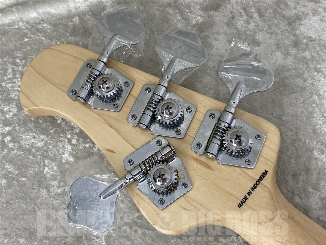【即納可能】Sterling by MUSIC MAN(スターリンバイミュージックマン) S.U.B RAY4 / Walnut Satin お茶の水駅前店(東京) - 10