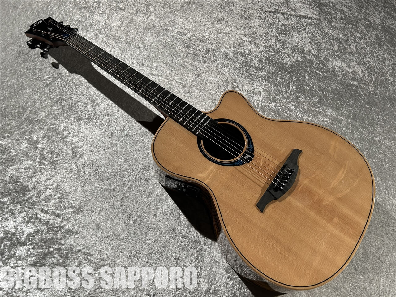 【即納可能】LAG Guitars(ラグギターズ) THV30ACE Hyvibe (Natural) 札幌店
