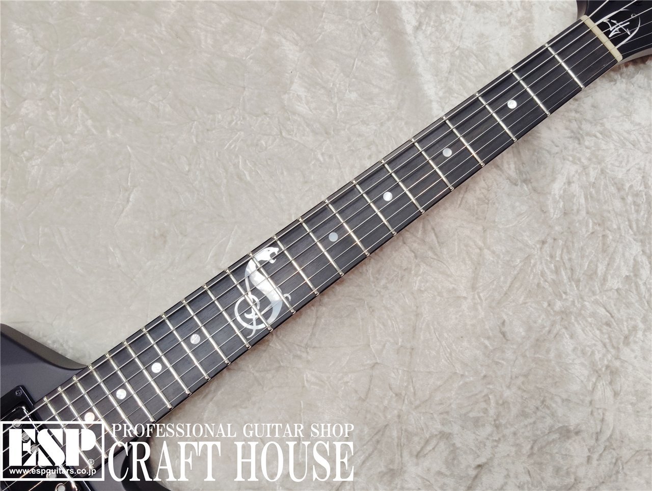【即納可能】ESP SNAKEBYTE / Black Satin 渋谷店