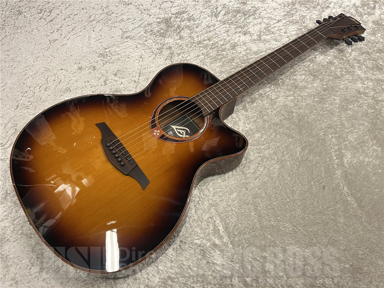 【即納可能】LAG Guitars（ラグギターズ）T118ASCE（Brown Shadow）　名古屋店