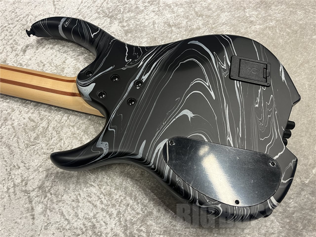 【即納可能】Sire(サイアー)Marcus Miller M6 4-String Headless Swirl(Black Swirl) 名古屋店 - 8
