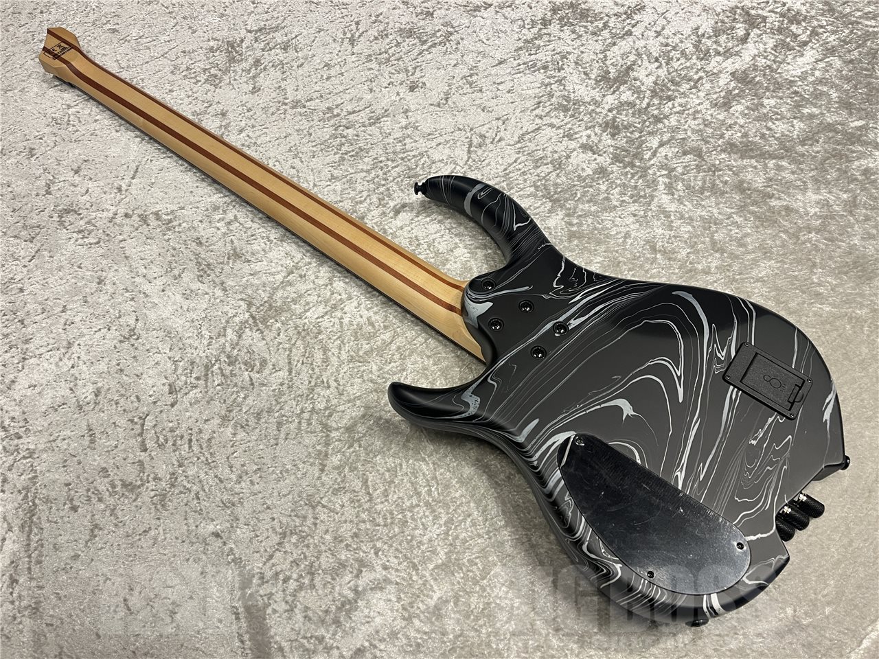 【即納可能】Sire(サイアー)Marcus Miller M6 4-String Headless Swirl(Black Swirl) 名古屋店 - 7
