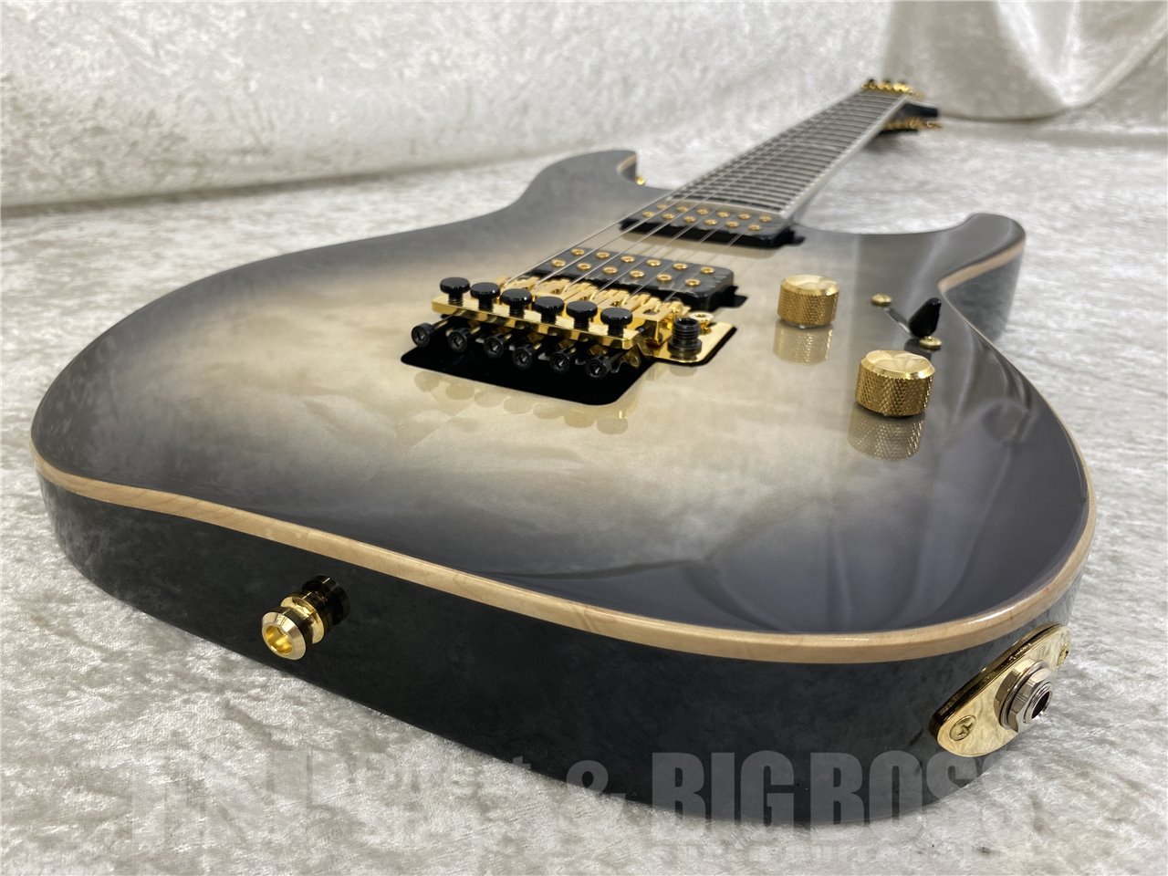 【即納可能】E-II(イーツー) M-II QM / Black Natural Burst お茶の水駅前店(東京) - 4