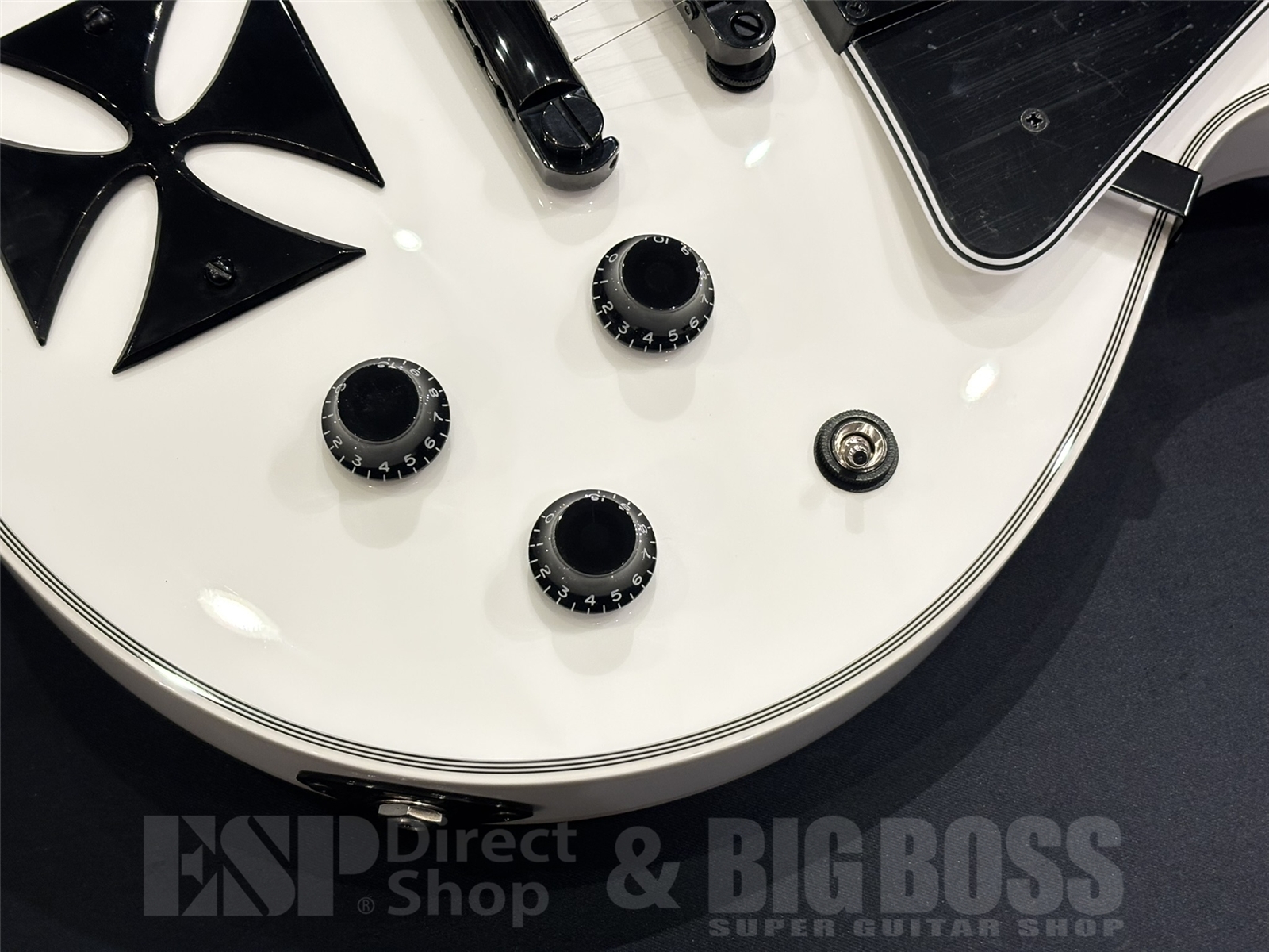 【即納可能】ESP(イーエスピー)IRON CROSS / Snow White w/Stripes Graphic 【James Hetfield Model】京都店 - 4