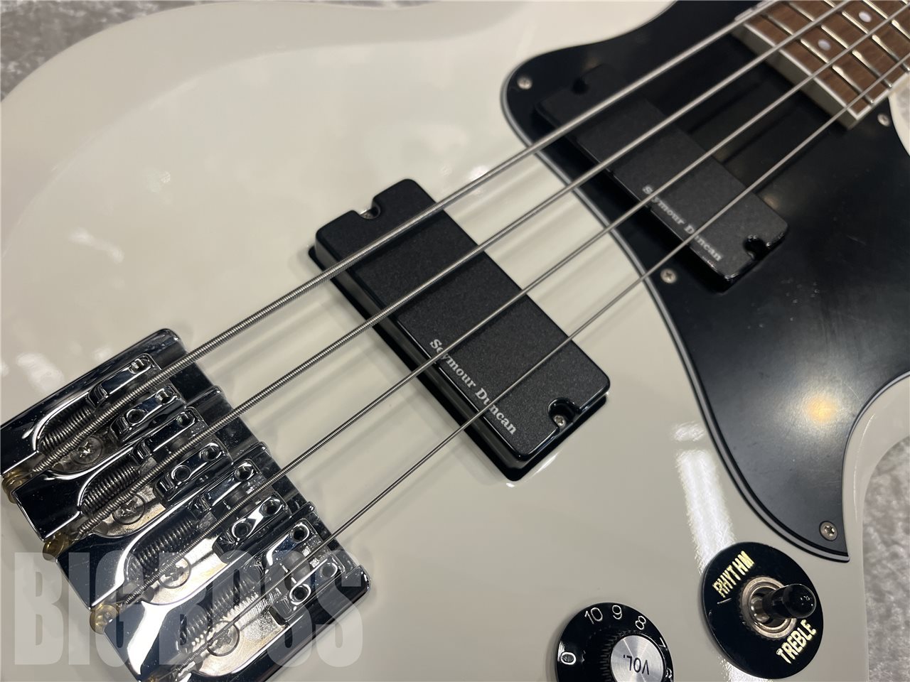 【即納可能】ESP（イーエスピー）VIPER BASS（Snow White）　名古屋店