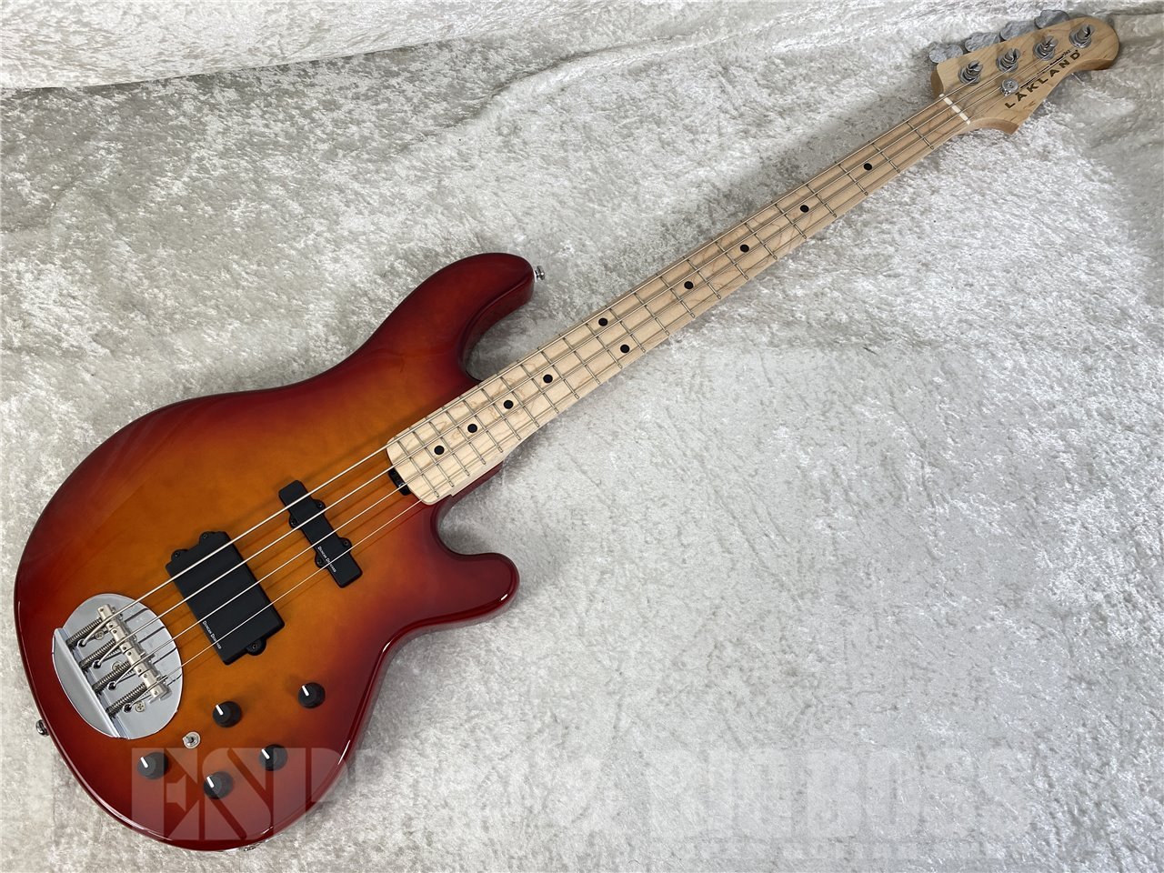 【即納可能】Lakland(レイクランド) Skyline Japan Series SK-4DX Cherry Sunburst / Maple FB お茶の水駅前店(東京)