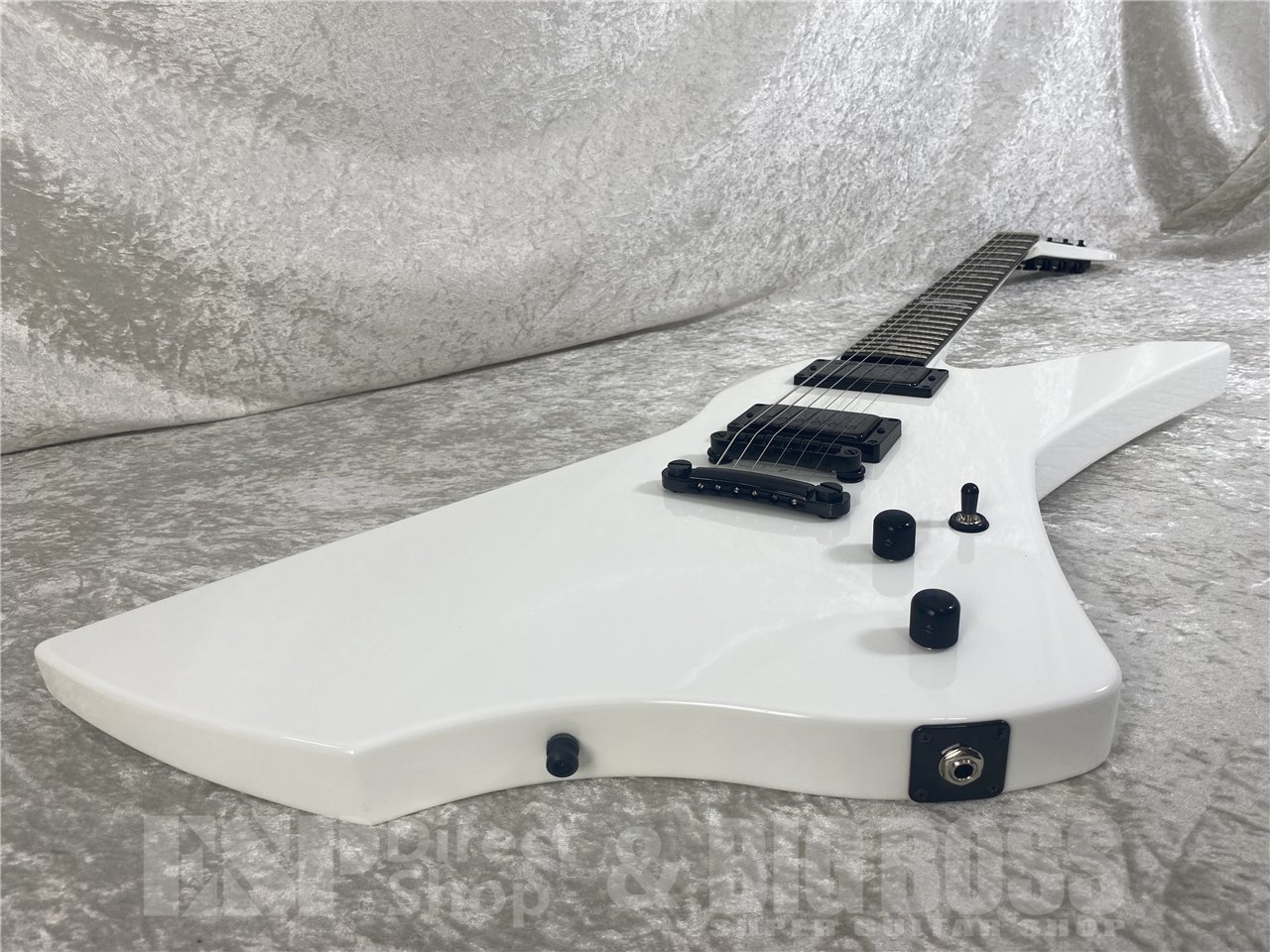 【即納可能】ESP(イーエスピー) SNAKEBYTE / Snow White (METALLICA/James Hetfieldモデル) お茶の水駅前店(東京) - 4