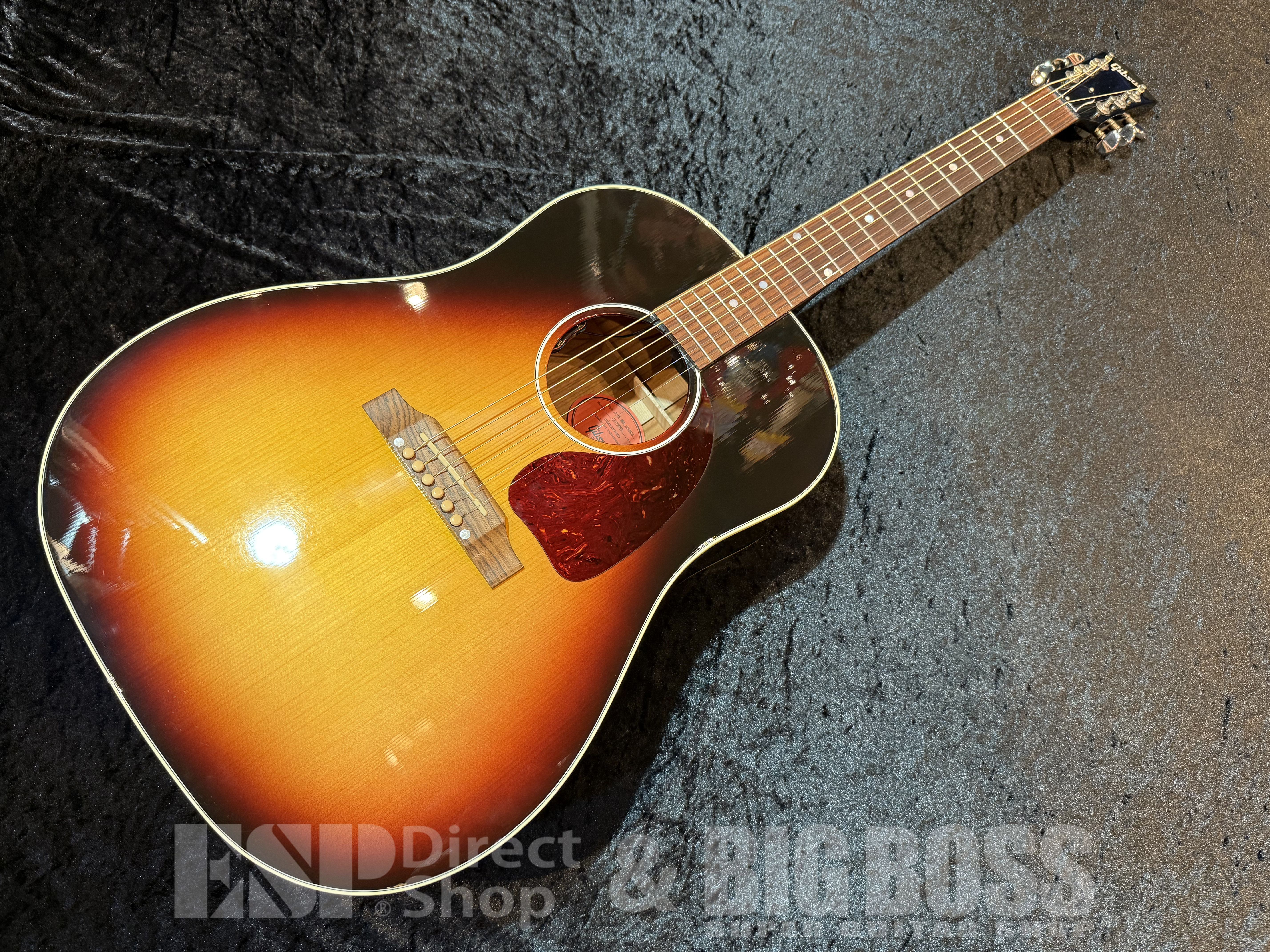 即納可能】GIBSON(ギブソン) J-45 RED SPRUCE TRIBURST 福岡店