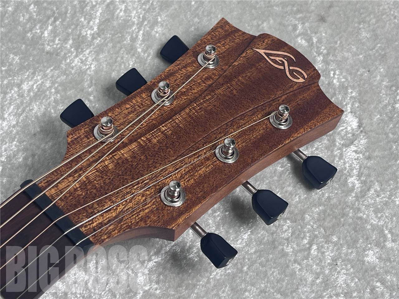 【即納可能】LAG Guitars（ラグギターズ）T70A（BLACK & BROWN）　お茶の水駅前店・別館