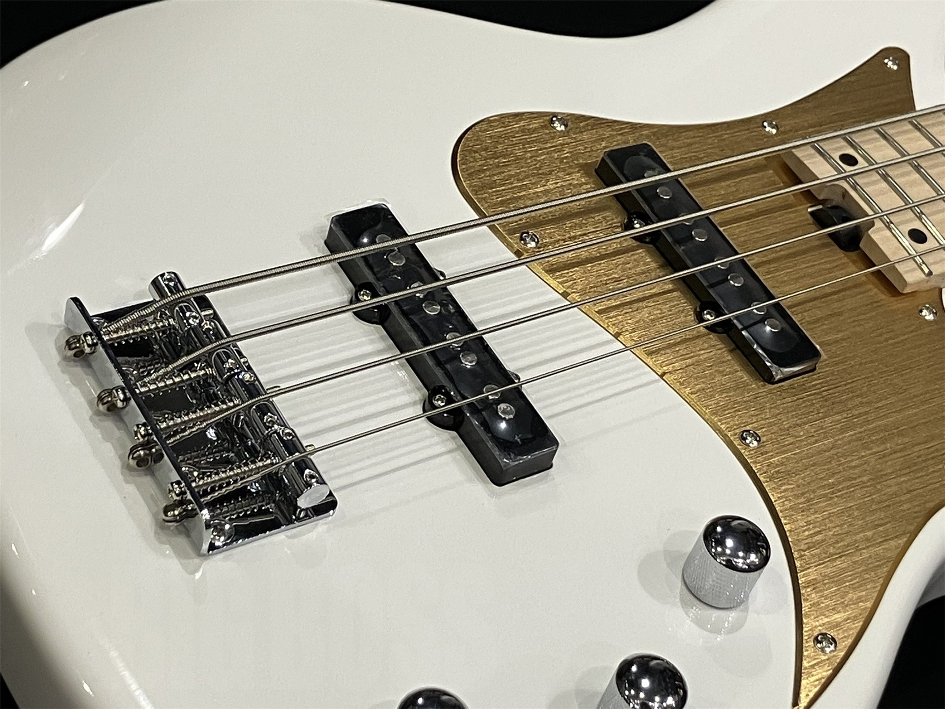 【即納可能】Aria Pro Ⅱ RSB-618/4 / White 京都店