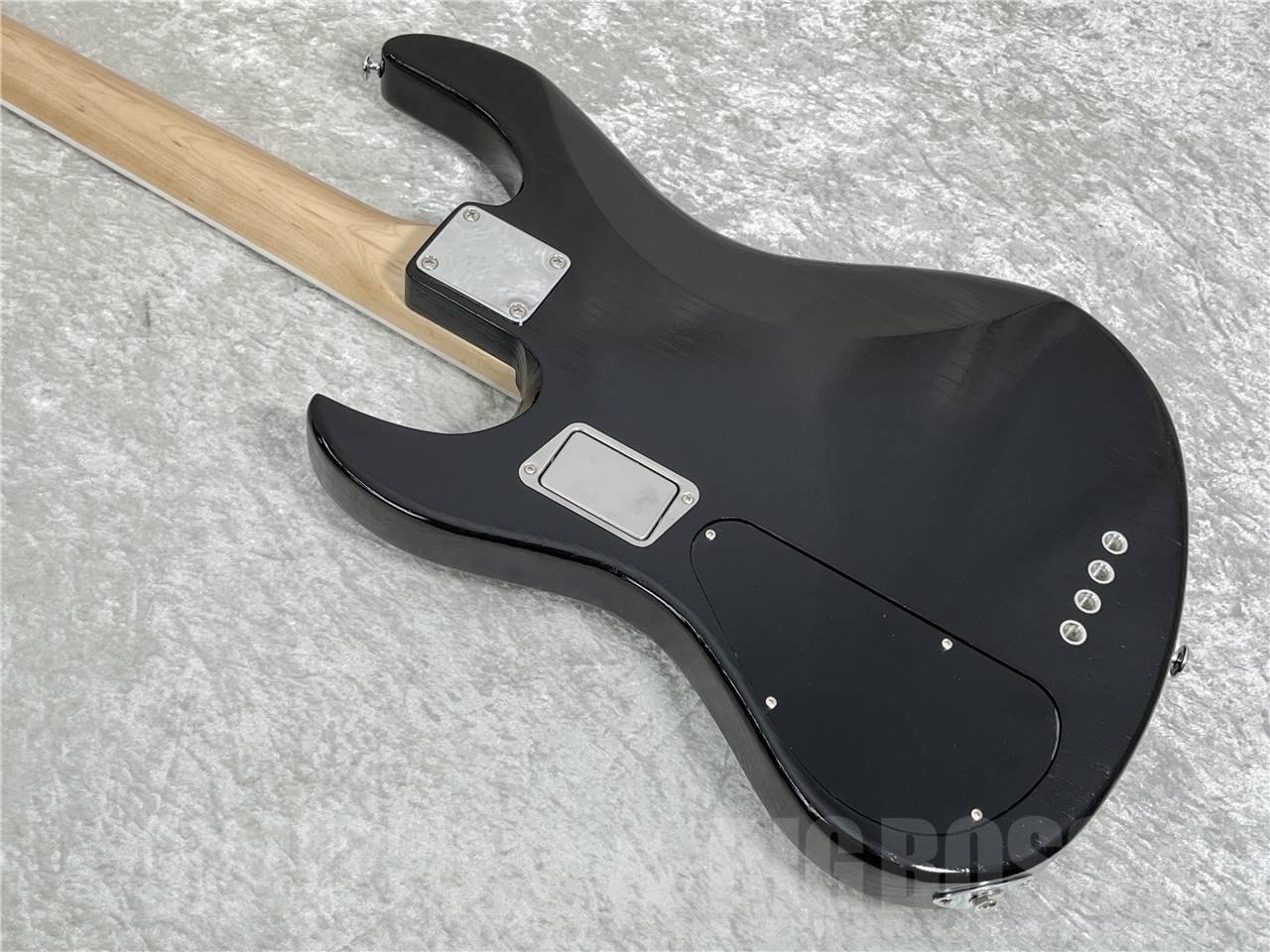 【即納可能】EDWARDS(エドワーズ) E-AMAZE-AS/M (Solid Black) お茶の水駅前店・別館