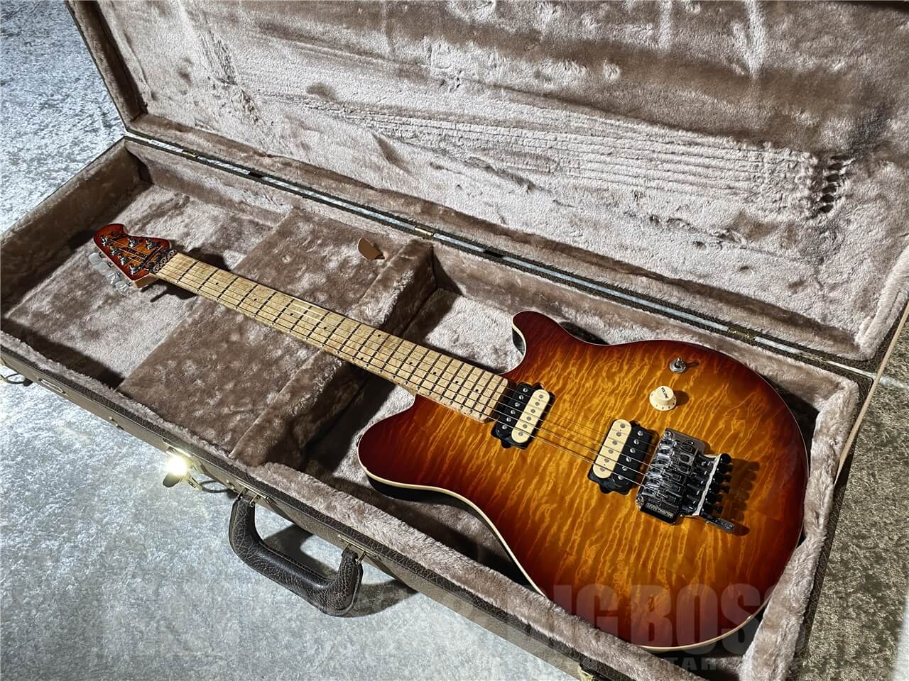 【即納可能/お客様委託中古品】MUSIC MAN(ミュージックマン) AXIS USA (Honey Burst) 札幌店