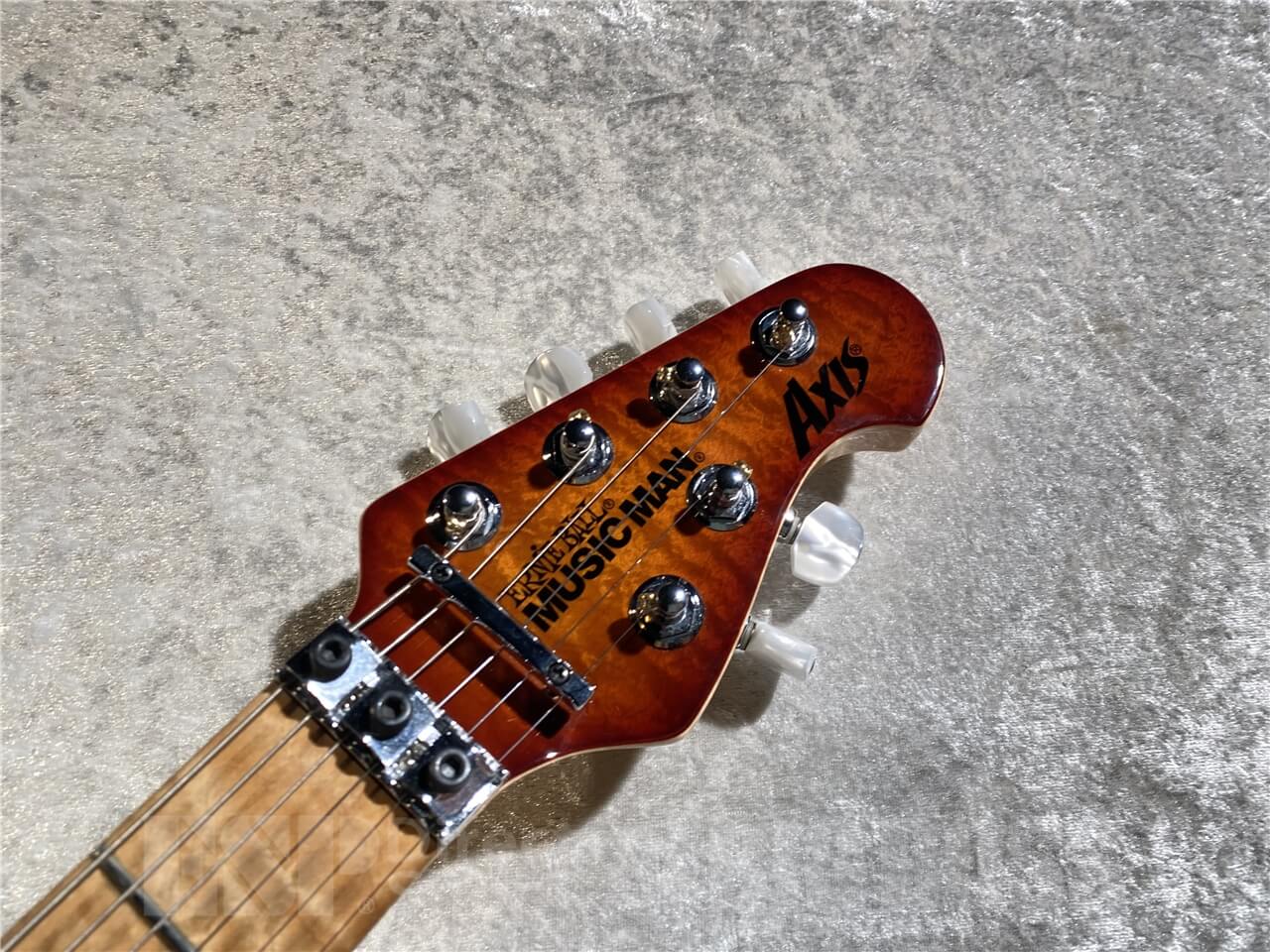 【即納可能/お客様委託中古品】MUSIC MAN(ミュージックマン) AXIS USA (Honey Burst) 札幌店