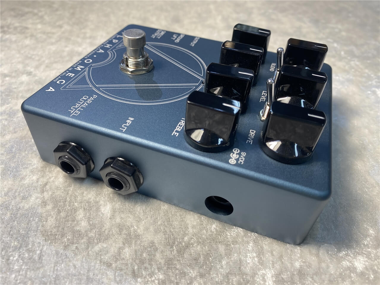 【即納可能】Darkglass Electronics(ダークグラスエレクトロニクス) ALPHA · OMEGA (ベース用ディストーション/プリアンプ) 札幌店