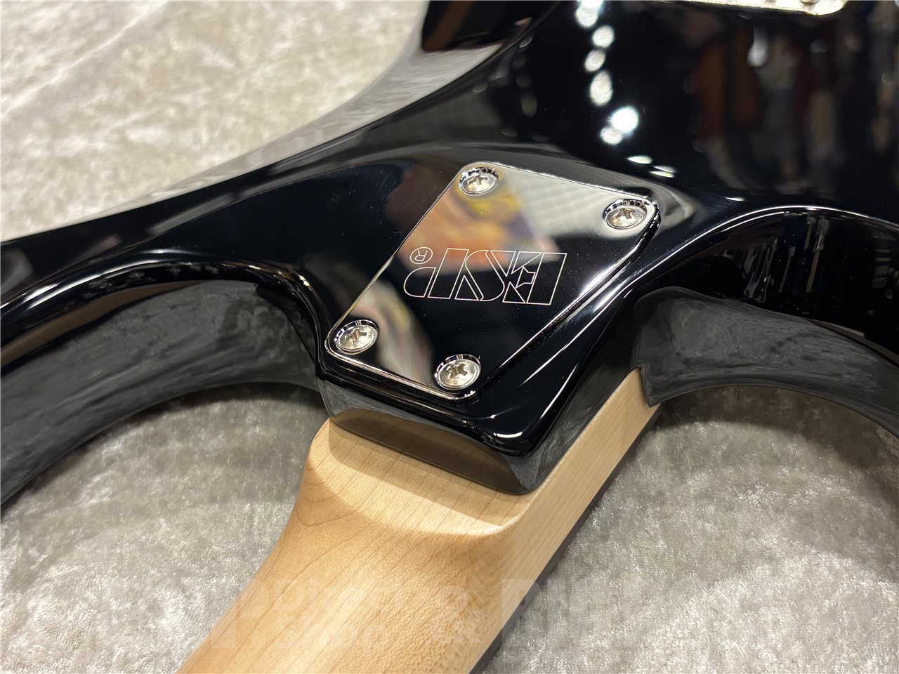 【即納可能】Edwards Platinum（エドワーズプラチナム）E-TYG2（菅原 卓郎/9mm Parabellum Bullet、キツネツキ）　名古屋店 - 9