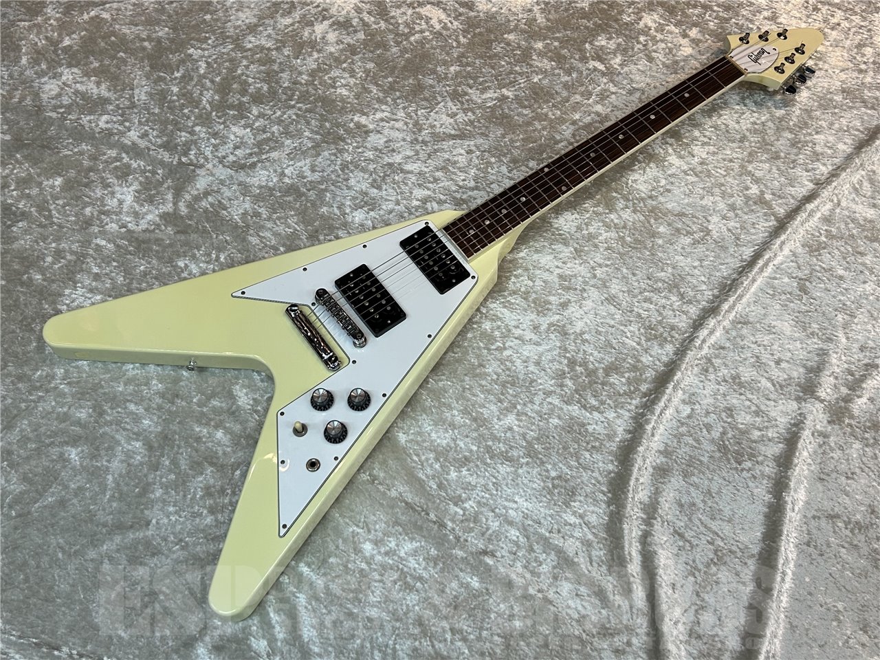 【ギブソンUSA】フライングV クラシックホワイト（ハードケース付） Gibson '70s Flying V Classic White with Case | American