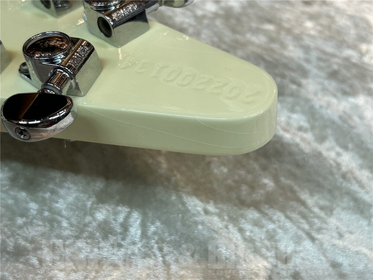 【中古品/即納可能】GIBSON(ギブソン) 70s Flying V(Classic White) 広島店