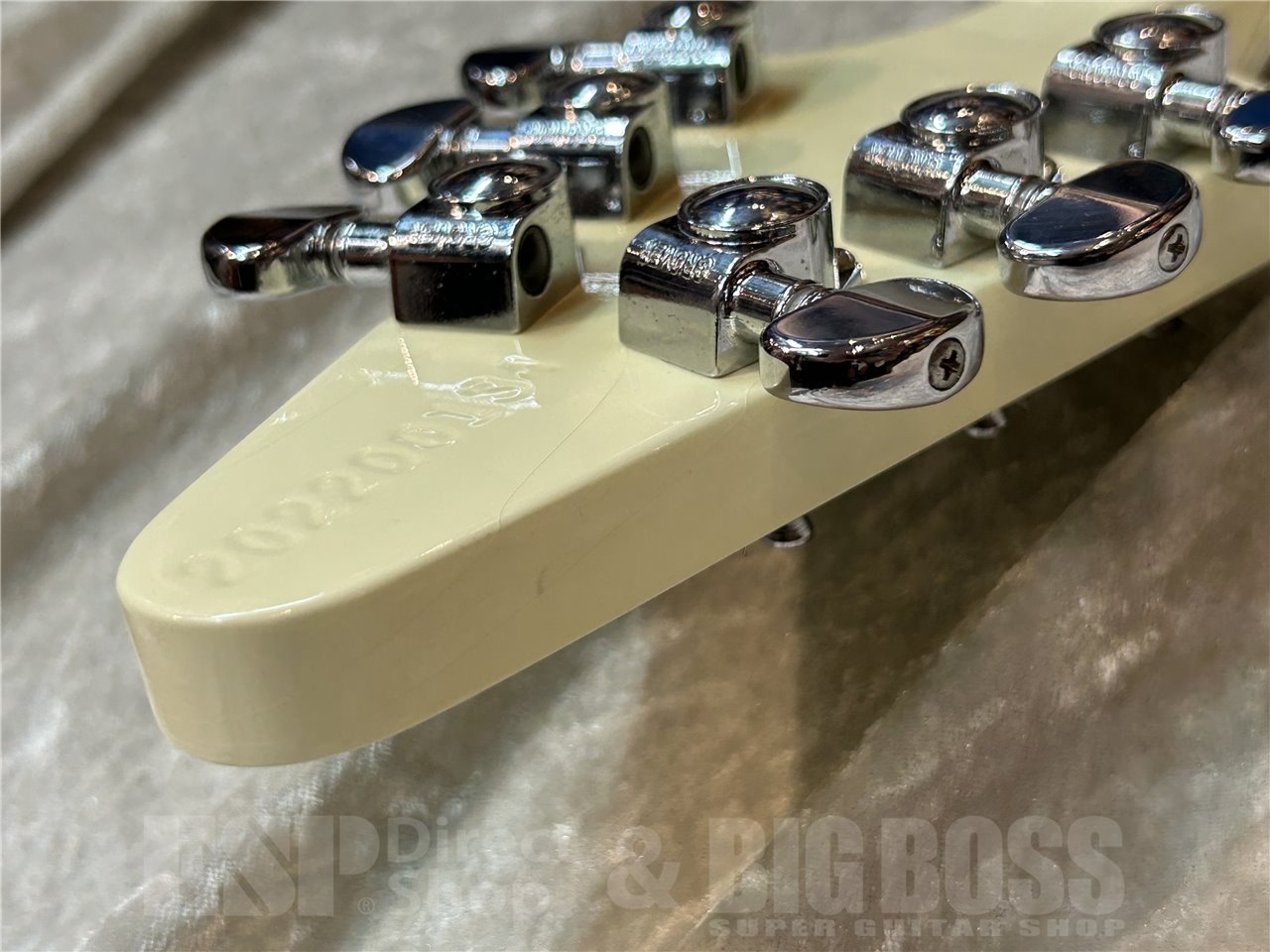 【中古品/即納可能】GIBSON(ギブソン) 70s Flying V(Classic White) 広島店