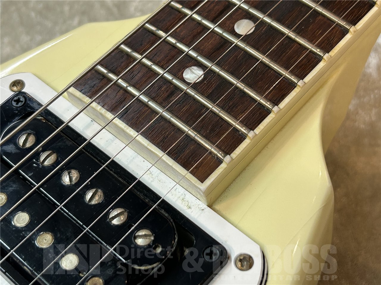 【中古品/即納可能】GIBSON(ギブソン) 70s Flying V(Classic White) 広島店