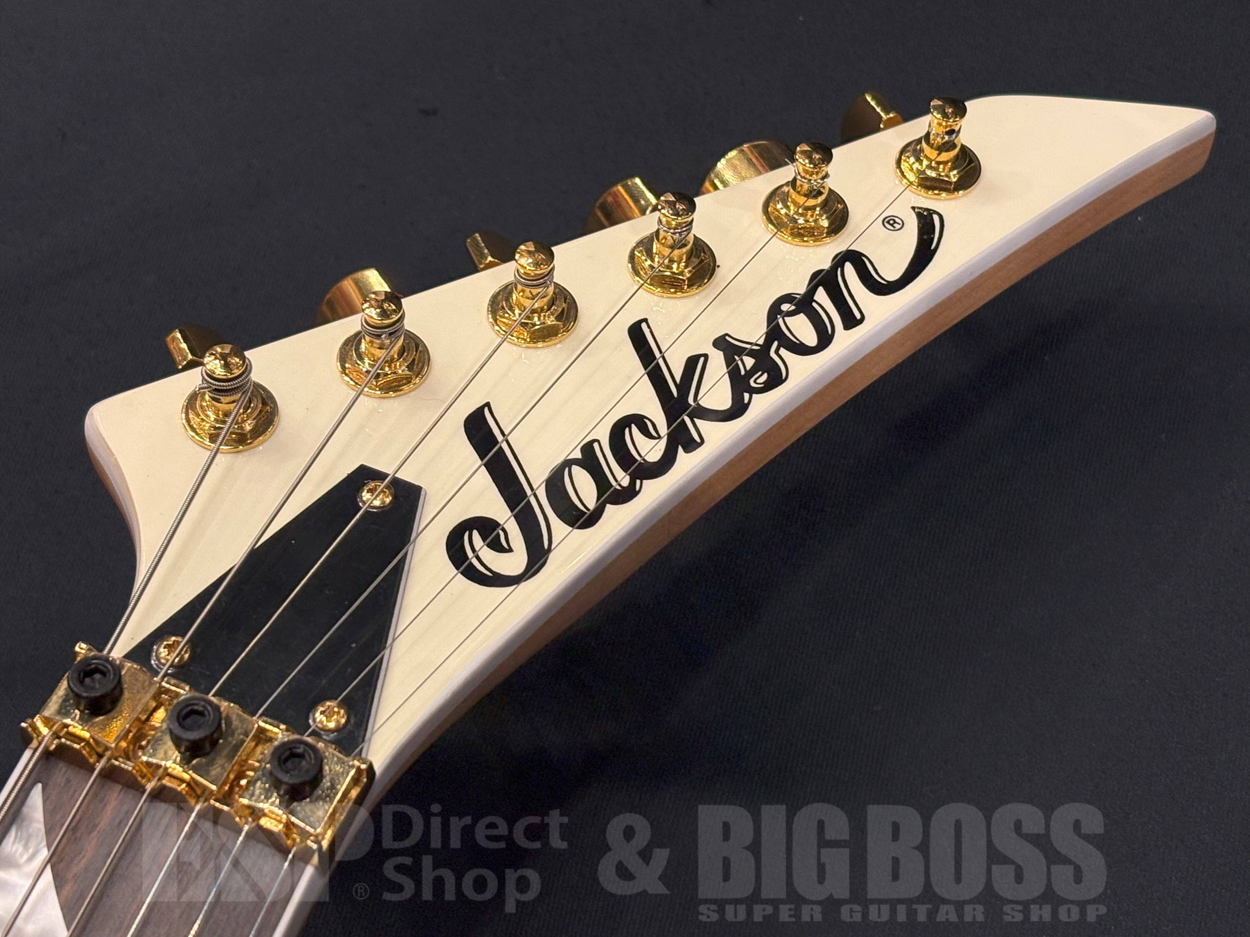 【即納可能/中古品】Jackson Pro Series Rhoads RR3, Ebony Fingerboard, Ivory with Black Pinstripes 大阪店