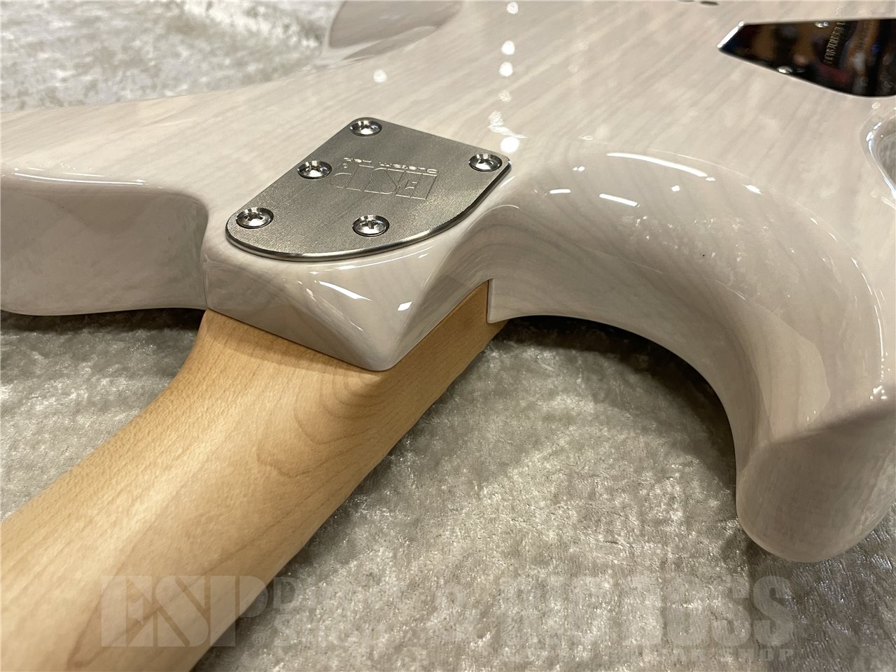 【即納可能】ESP（イーエスピー）TB SOLID-AS（See Thru White）　名古屋店