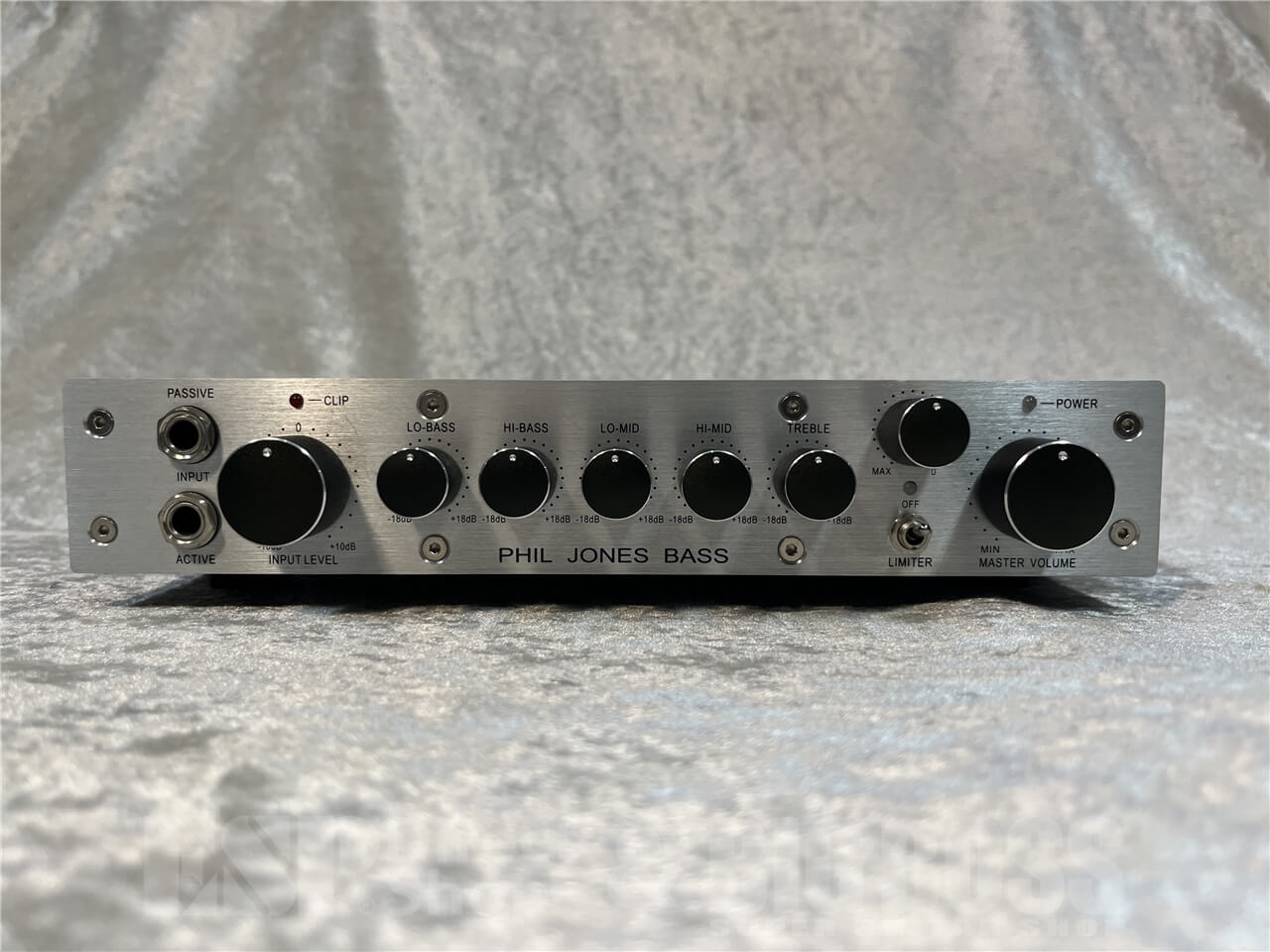 【即納可能/お客様委託中古品】Phil Jones Bass (PJB/フィルジョーンズベース) D-200 (ベース用ヘッドアンプ)  札幌店 - 2