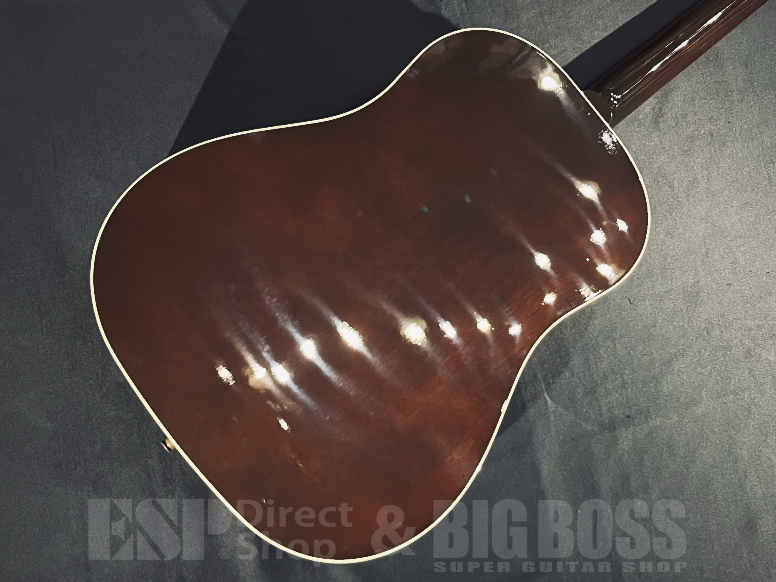 【即納可能/アウトレット】Gibson (ギブソン) J-45 Standard / Triburst 大阪店