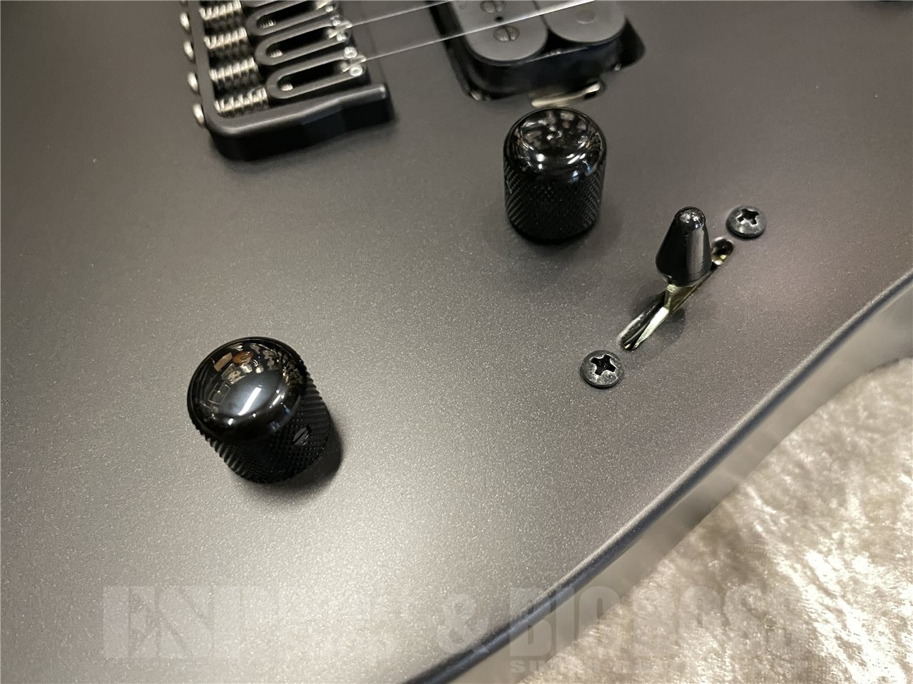 【即納可能】EDWARDS（エドワーズ）E-M-II-7（Metallic Black Satin）　名古屋店