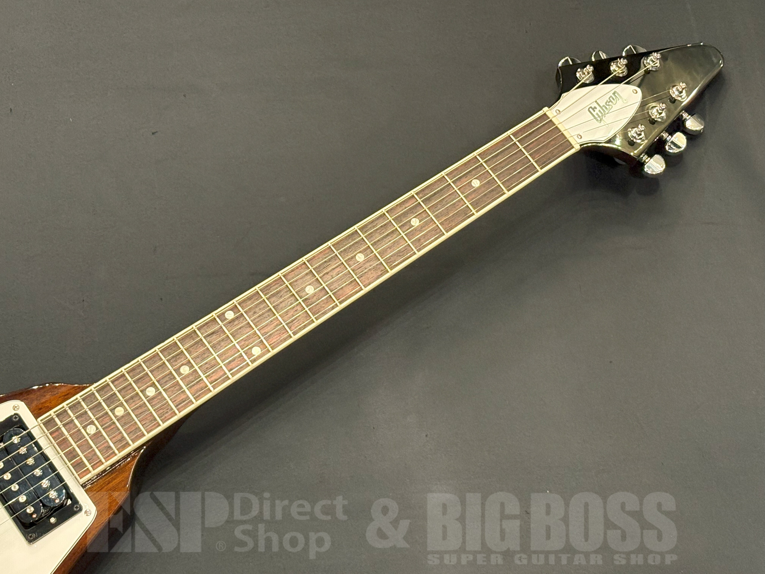 【即納可能】Gibson(ギブソン) 70s Flying V / Dark Walnut 大阪店