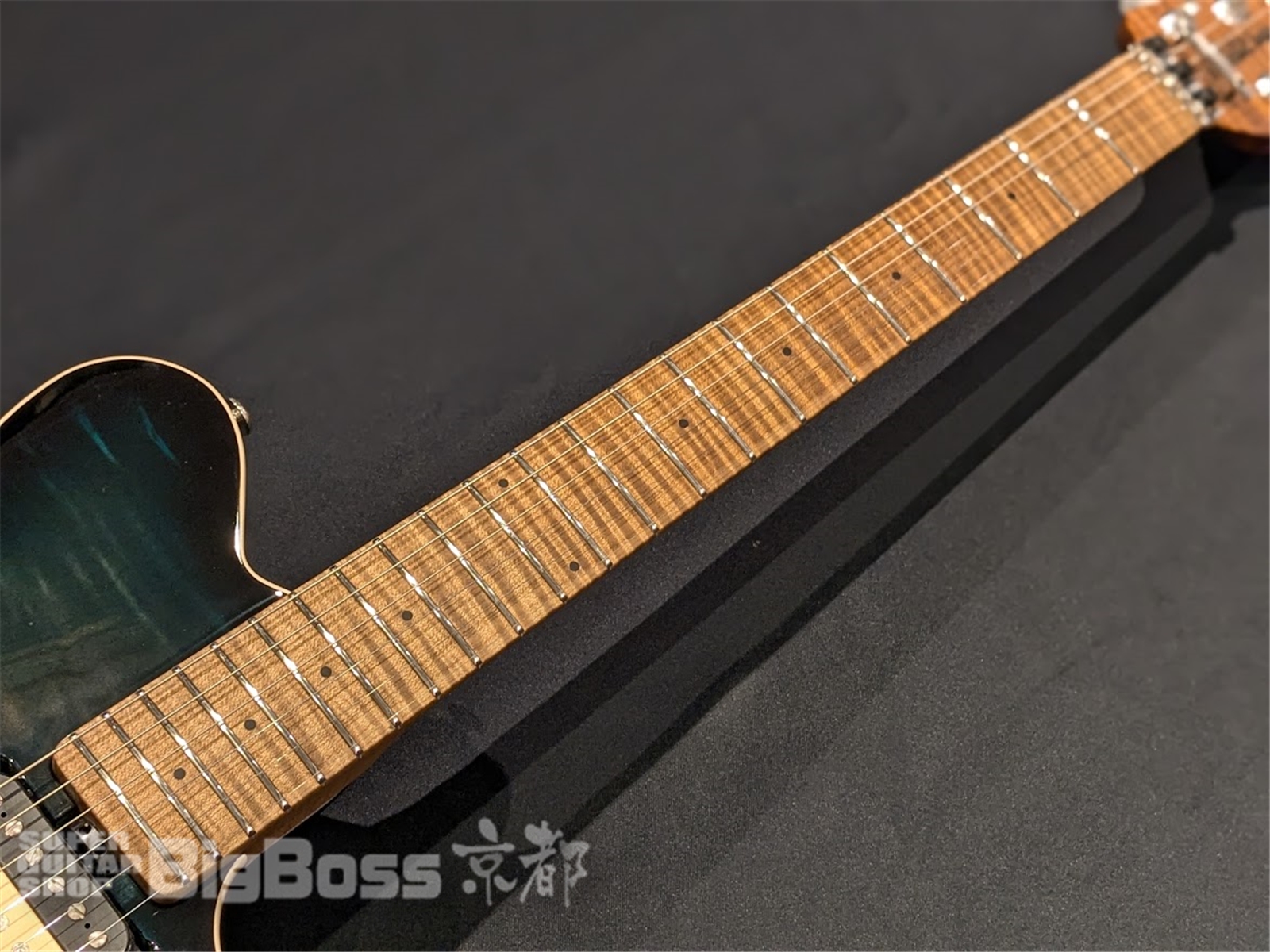 【即納可能】MUSIC MAN (ミュージックマン) Axis Yucatan Blue Quilt 京都店