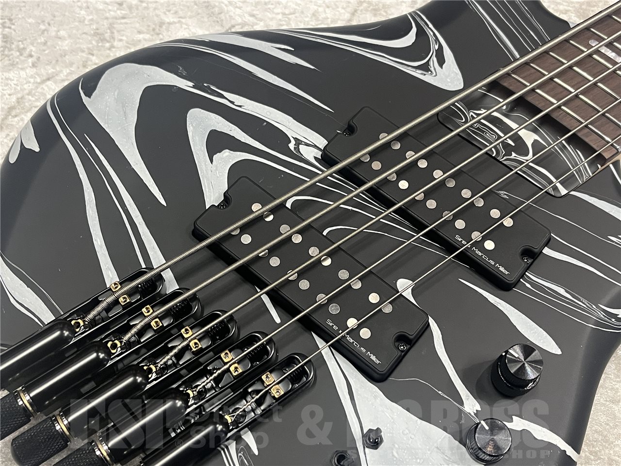 【即納可能】Sire（サイアー）Marcus Miller M6 5-String Headless Swirl（Black Swirl）　名古屋店 - 3