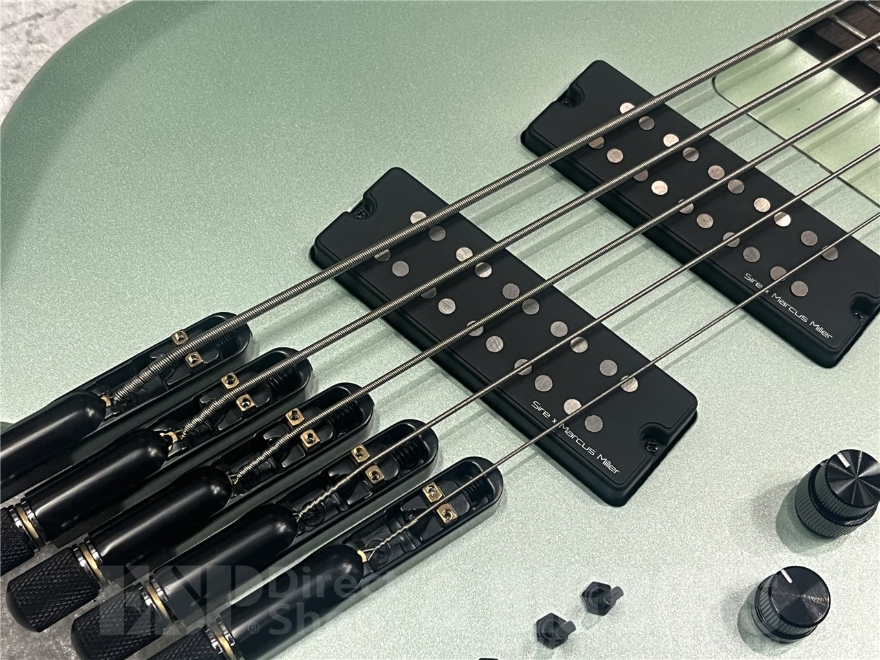 【即納可能】Sire（サイアー）Marcus Miller M6 5-String Headless（Surf Green Metallic Satin）　名古屋店 - 3